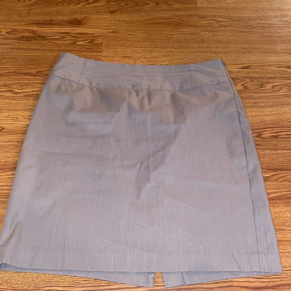 Gray Banana Republic pencil skirt